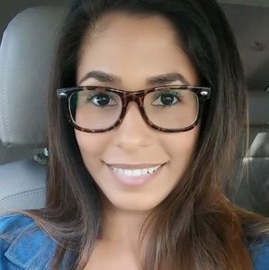 Meet your Posher, Malissa